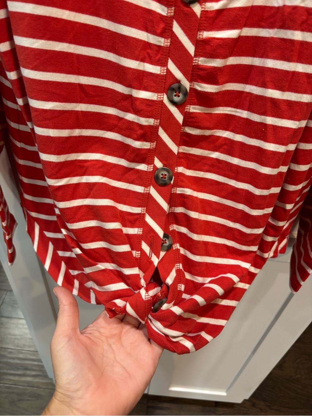 Natural Reflections Red White Striped Button Down Tie Front Top Womens Large NEW - Picture 3 of 7